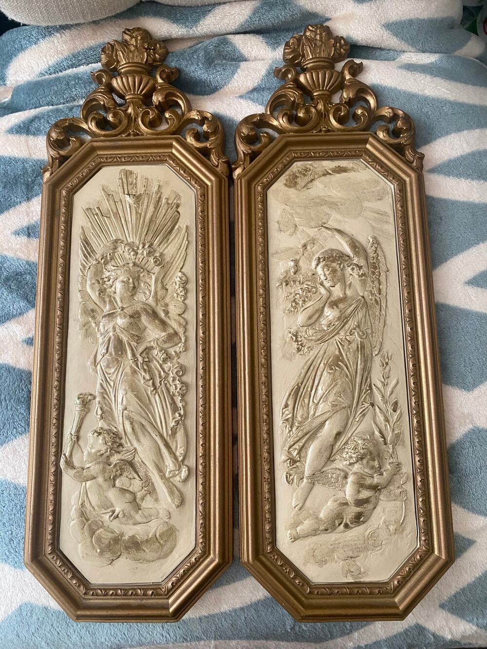 Vintage pair of Homco Wall Plaque Art Cherubs 70s